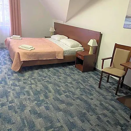 Restauracja Cztery Pory Roku 호텔