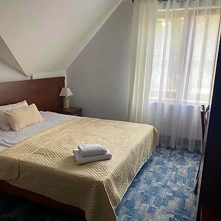 Restauracja Cztery Pory Roku 호텔 3*