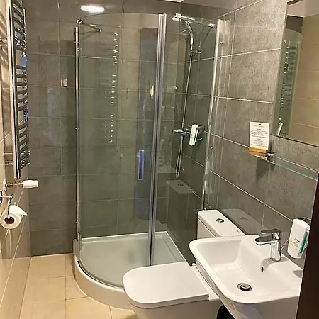 Restauracja Cztery Pory Roku 호텔 Orneta